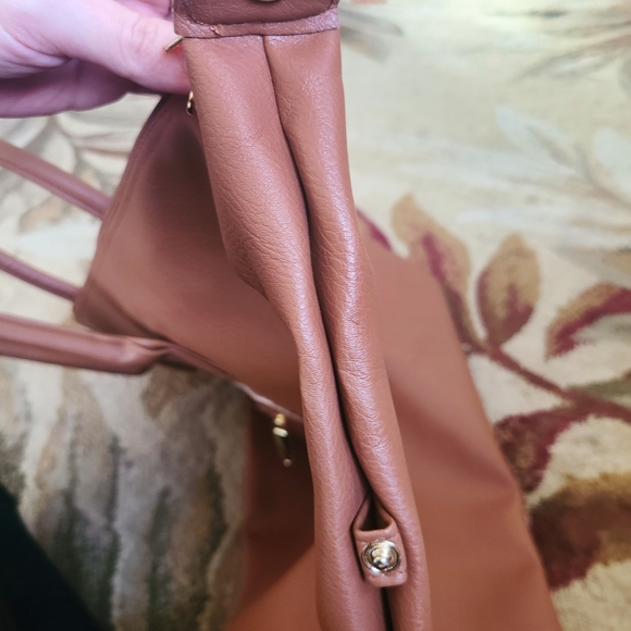 Benoss Milan Overnight Bag - Picture 4 of 12